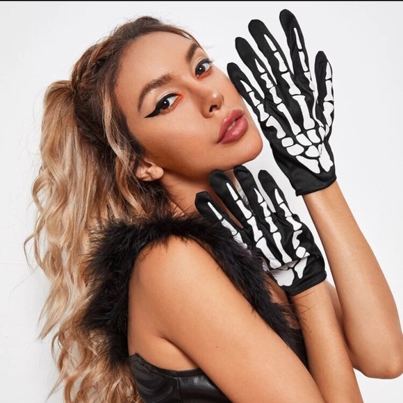 💀 Skeleton Bone Gloves 🦴 - Picture 5 of 10